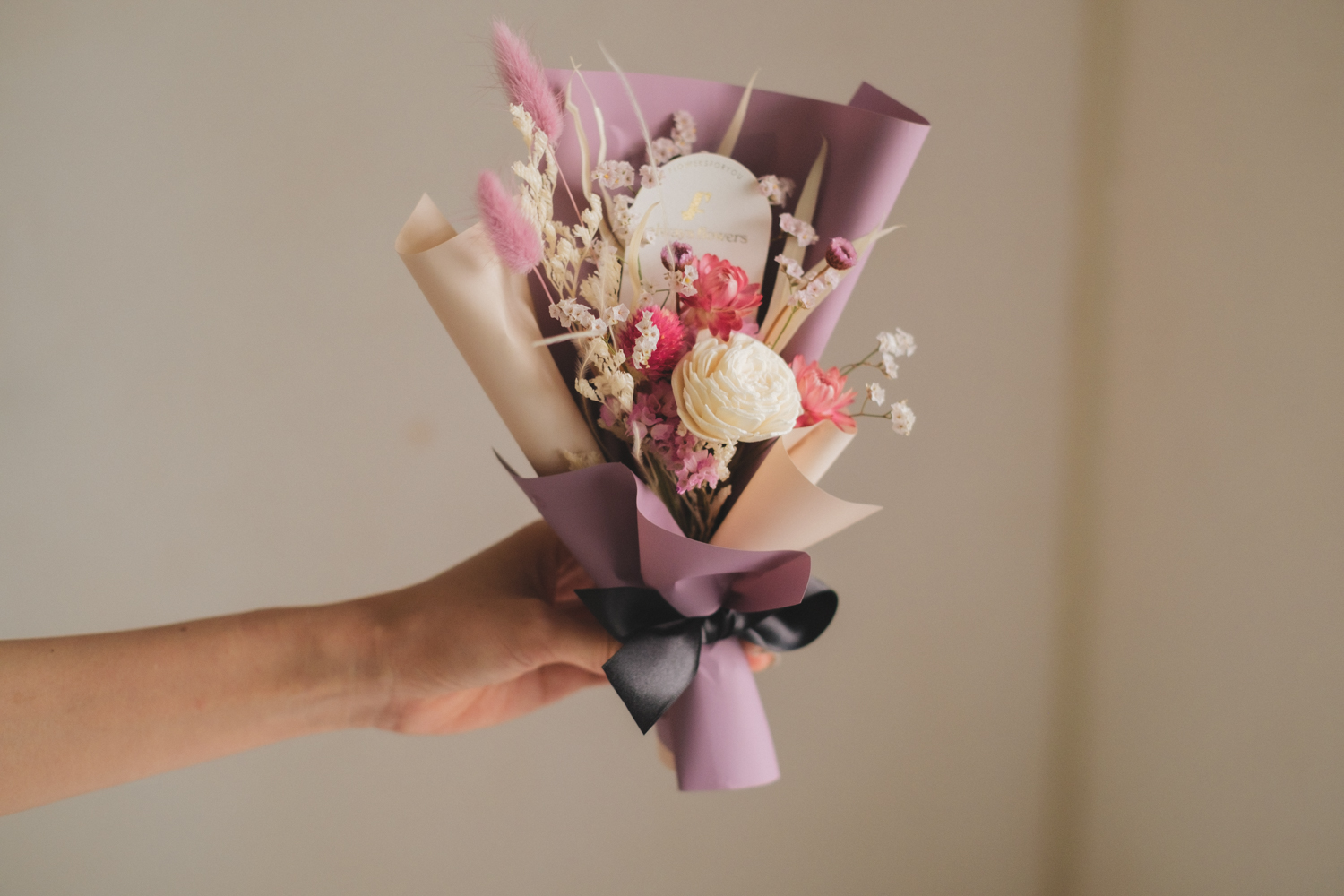 タンプ限定】プリザーブドフラワーとイニシャルハンカチ | Always
